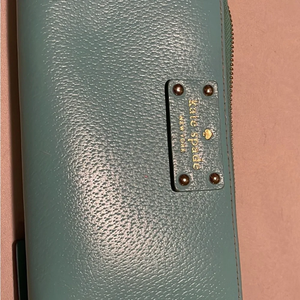 Kate Spade Wallet - Picture 1 of 4